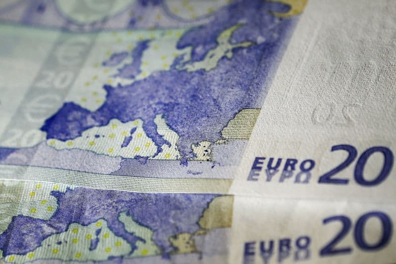 Euro Heads for Four-Year High, $1.20 on Horizon