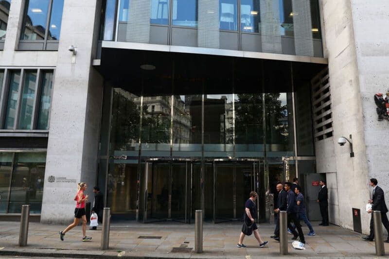 FTSE 100 today: Index slips, pound at $1.31; Inflation slows, new FCA proposal