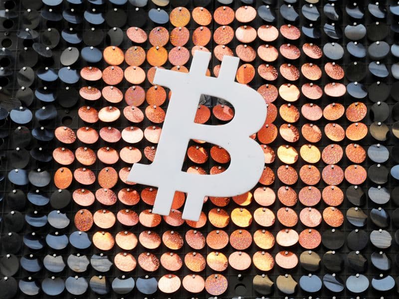 Bitcoin at $64,000: Iran hopes fading, CPI awaited