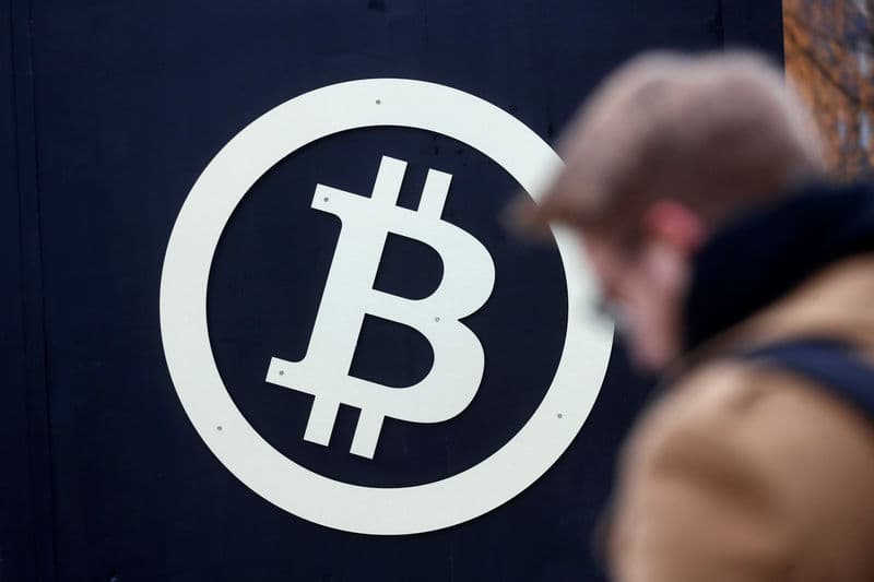 A third of Zoomers and millennials want cryptocurrency as a gift, according to a survey.