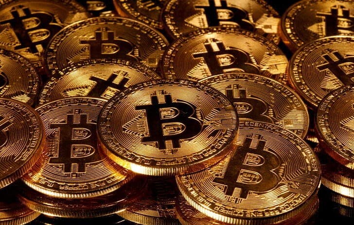 Bitcoin has fallen 10% in a bearish trade with a pullback.