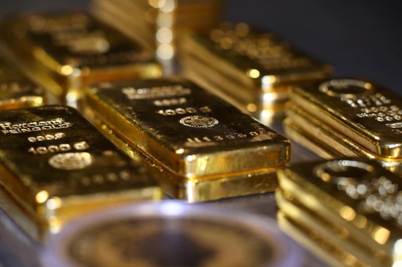 Gold rises on hopes for peace with iran