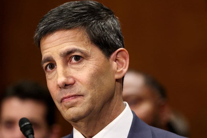 new fed chairman warsh skips spot rate forecast
