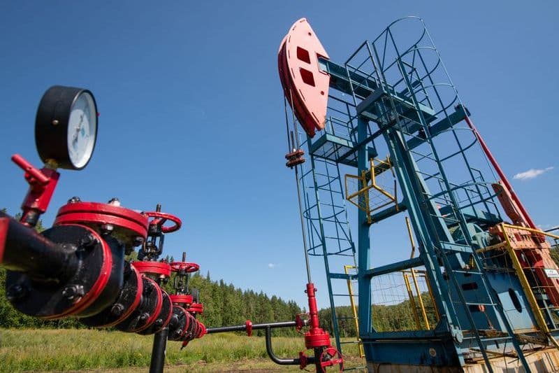 Oil rises as US ramps up action against Venezuela tankers