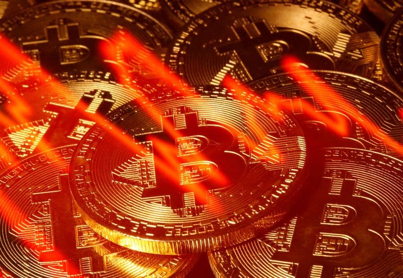 Peter Schiff predicts Bitcoin will crash below $20,000.