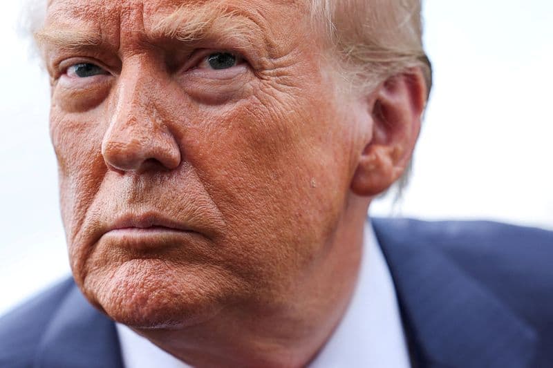 Trump asked the new Fed chairman to work "without looking over his shoulder."